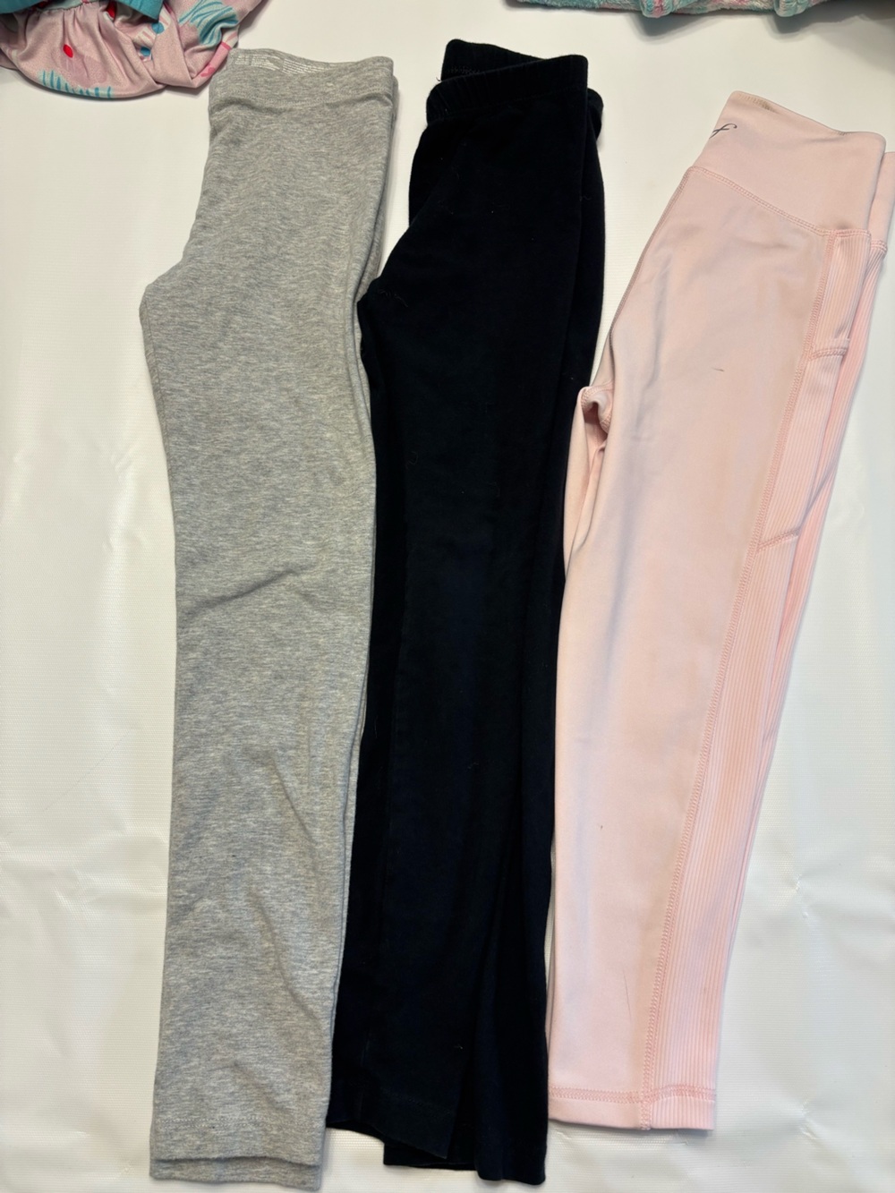 Mix It Kids Leggings Trio in Gray, Black & Light Pink